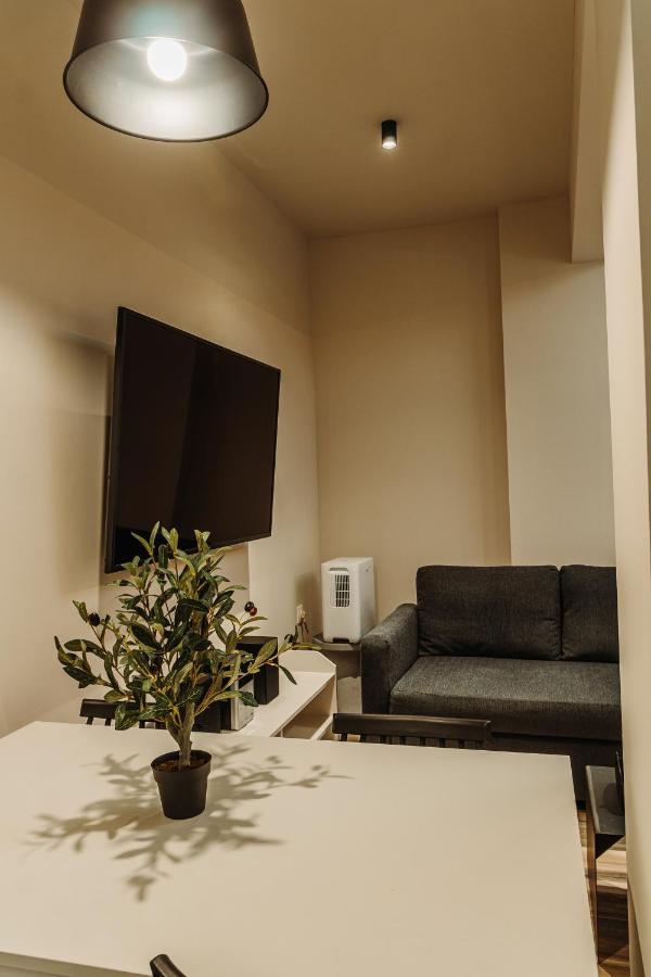 סלוניקי Blackhaus Family And Friends Deluxe Apartment מראה חיצוני תמונה