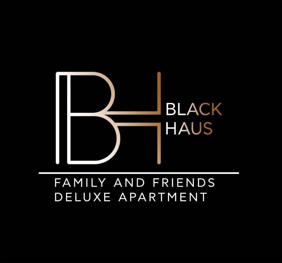 סלוניקי Blackhaus Family And Friends Deluxe Apartment מראה חיצוני תמונה