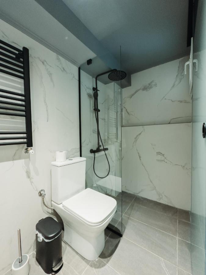סלוניקי Blackhaus Family And Friends Deluxe Apartment מראה חיצוני תמונה